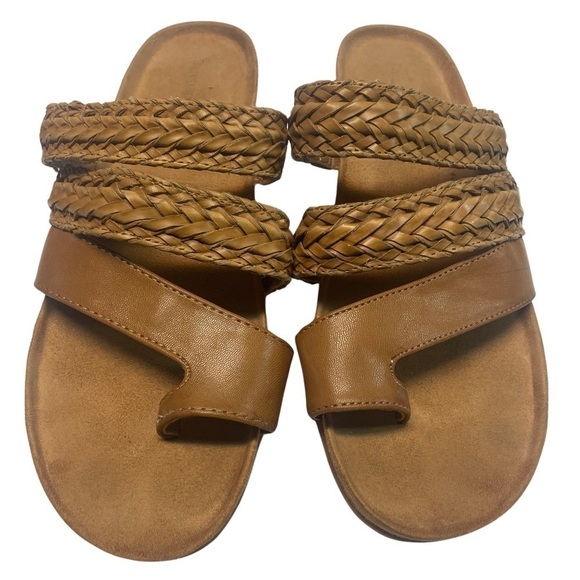 Bear traps sandals. Light brown/tan color. Gently worn size 8.5 women’s. - Picture 1 of 4